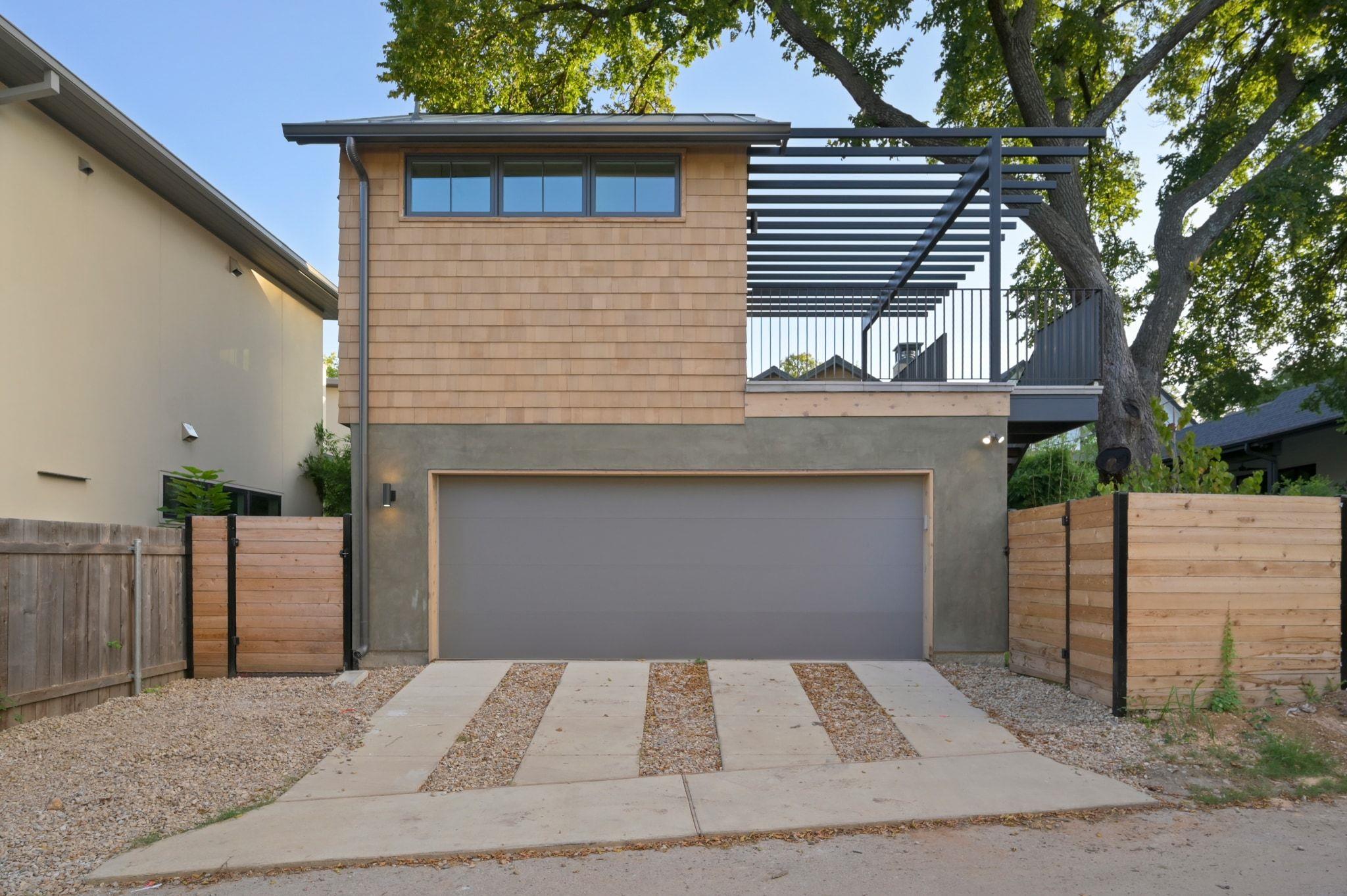 706 W Johanna ST