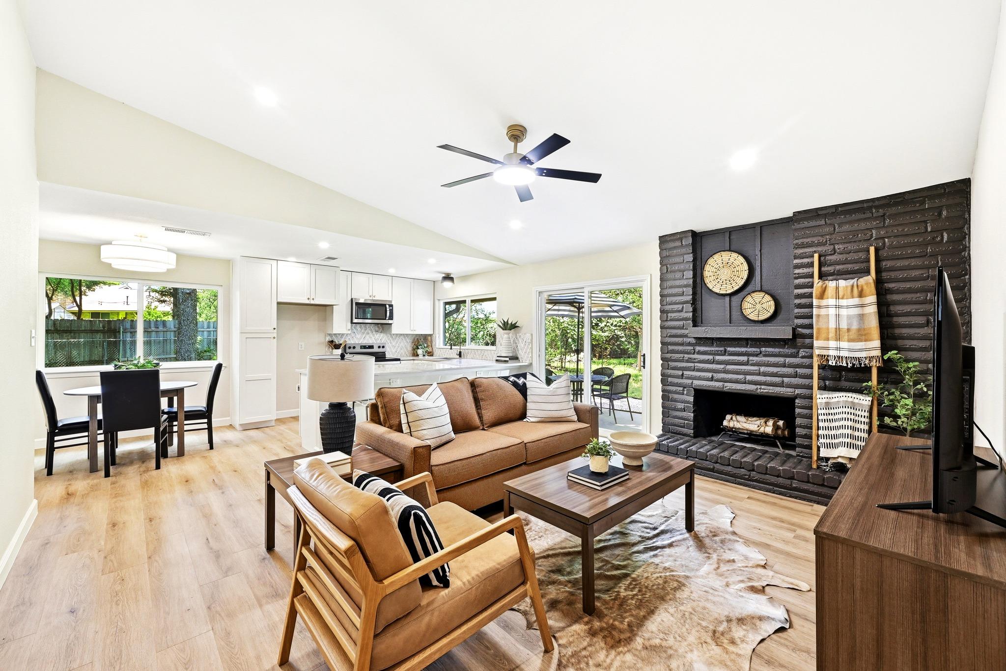 12210 Waxwing CIR