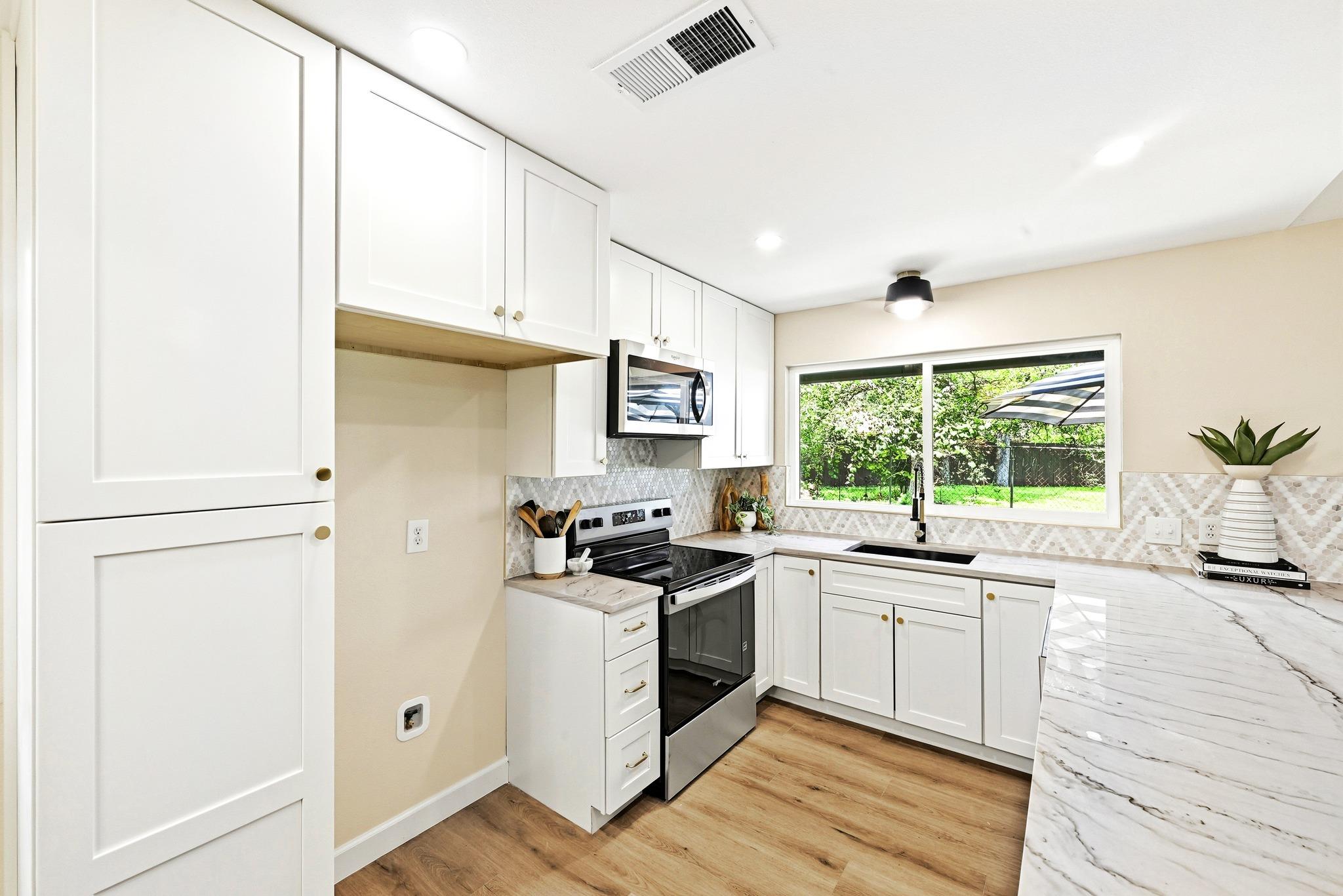 12210 Waxwing CIR
