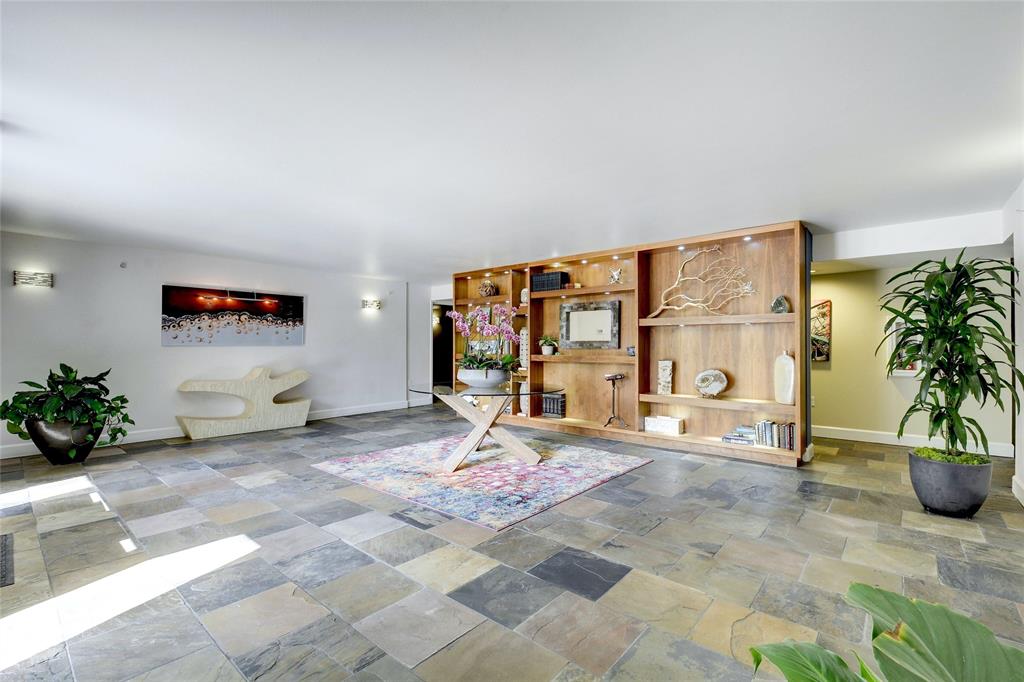 1812 West Ave # 205