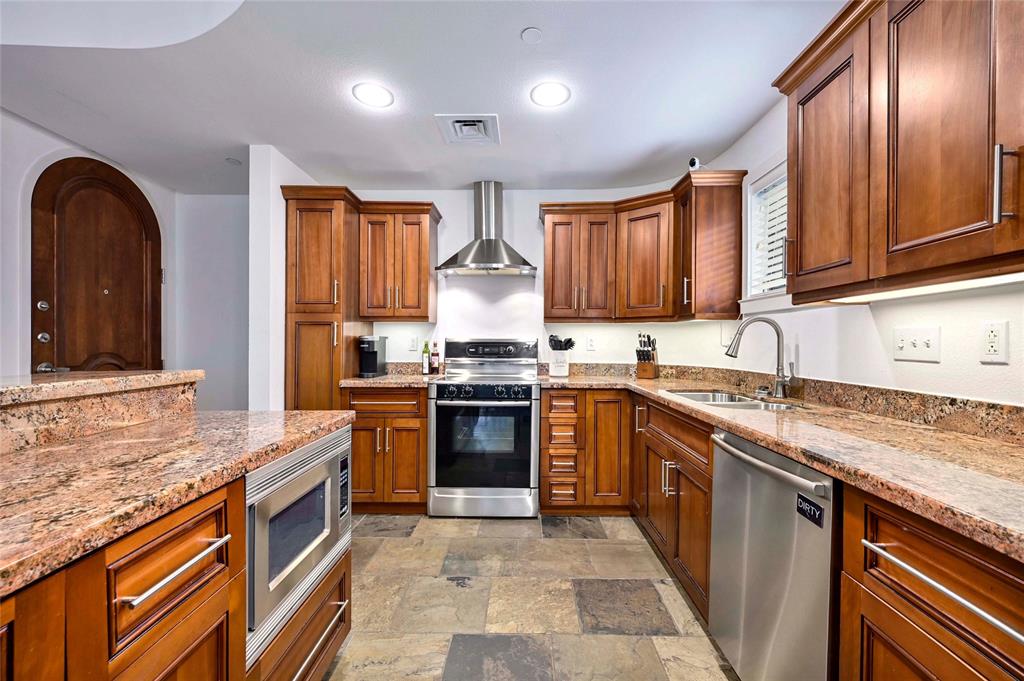 1812 West Ave # 205