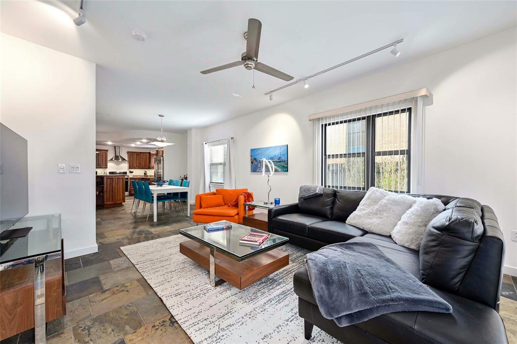 1812 West Ave # 205