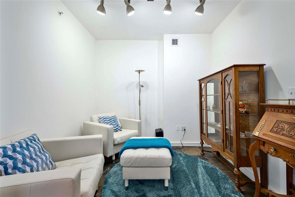 1812 West Ave # 205