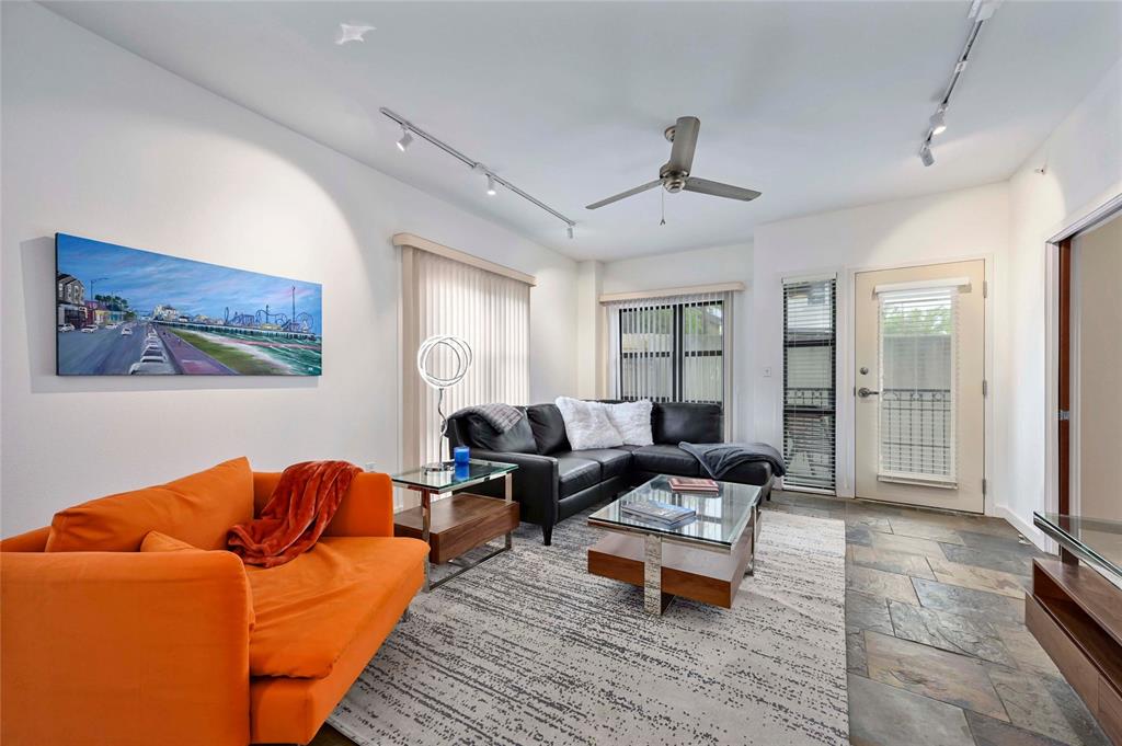 1812 West Ave # 205