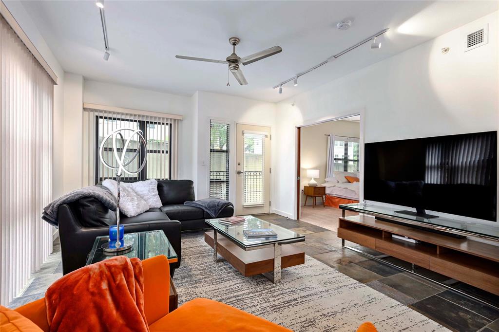 1812 West Ave # 205