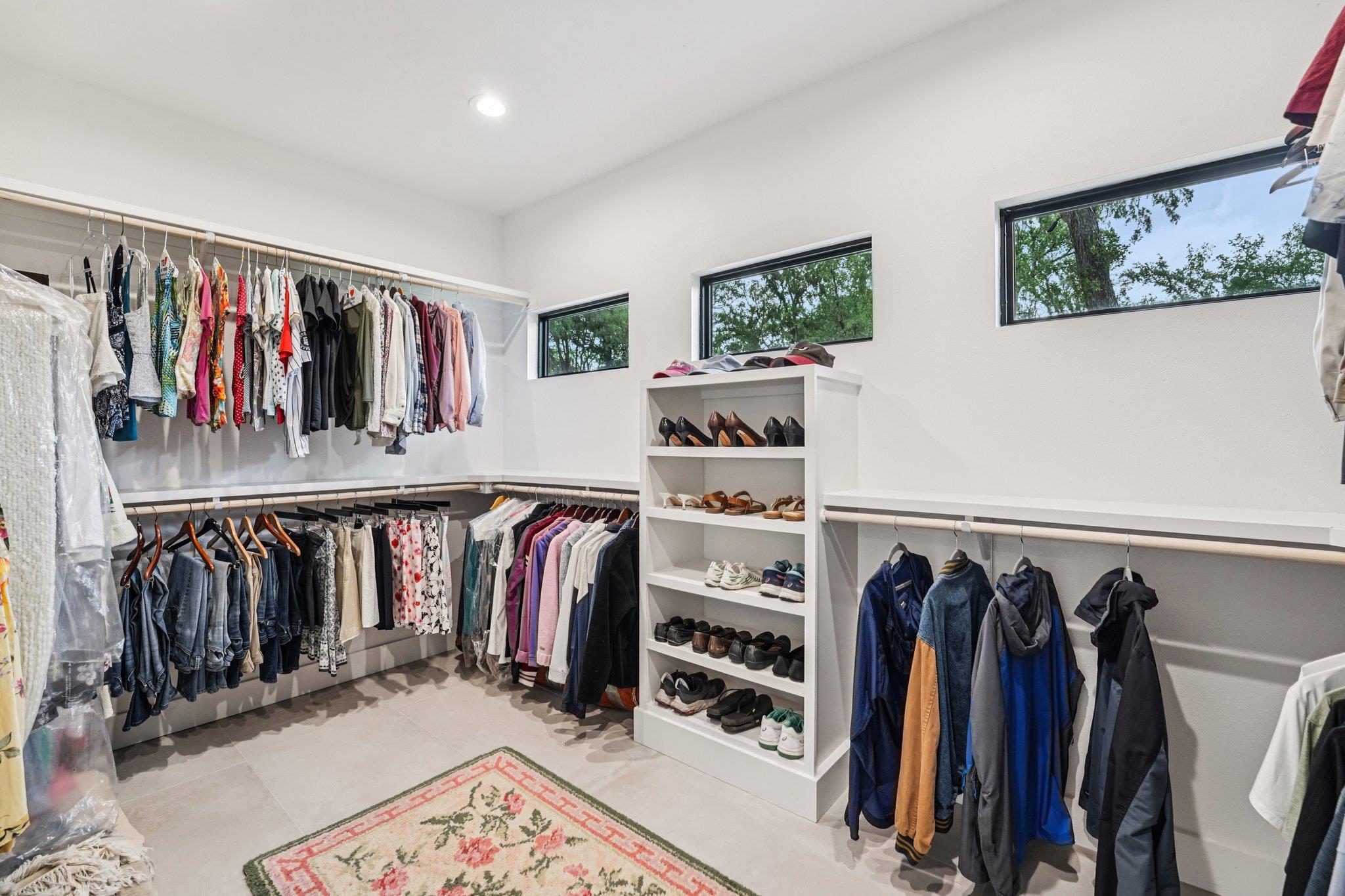 707 Harbor DR
