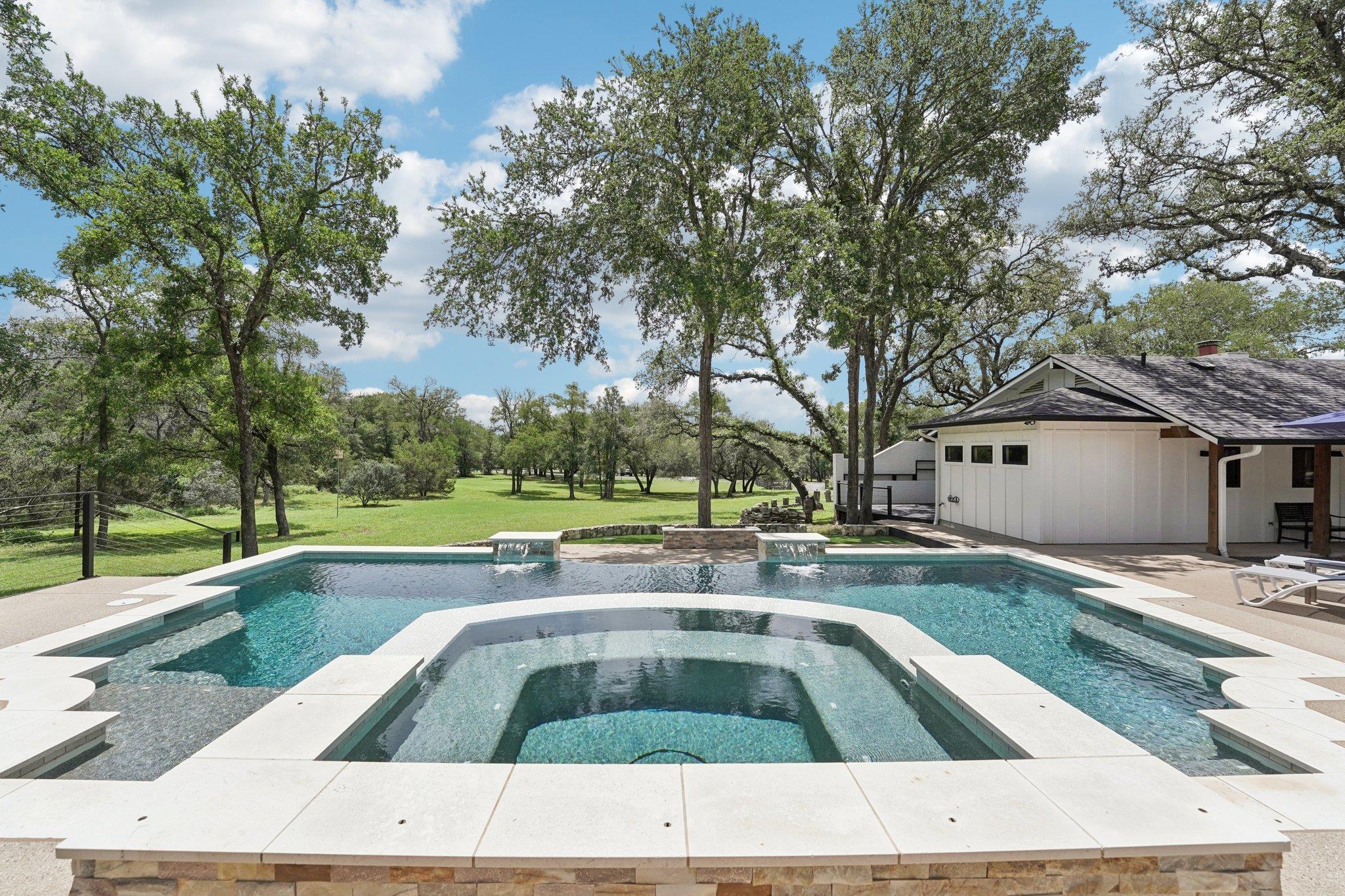 707 Harbor DR