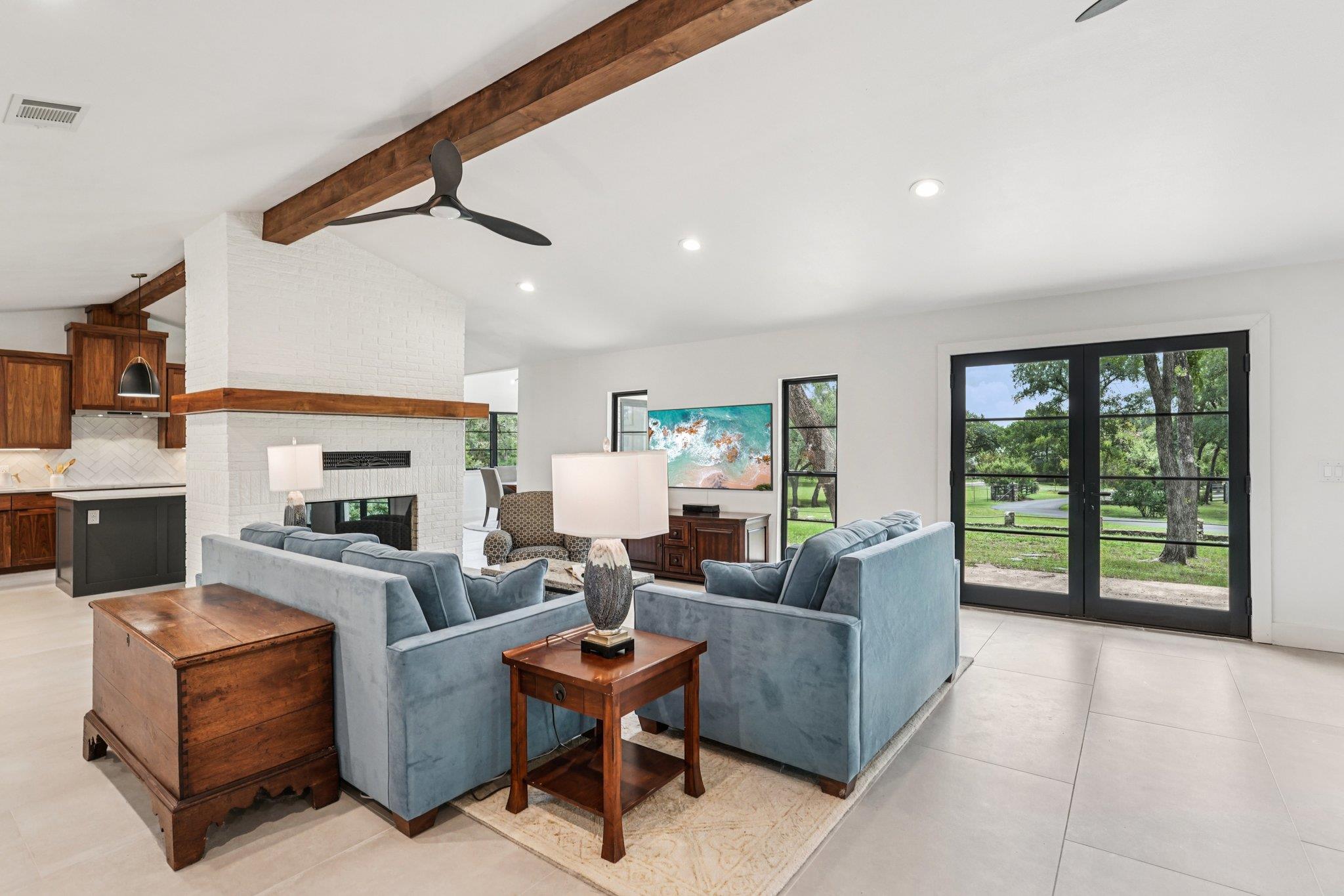 707 Harbor DR