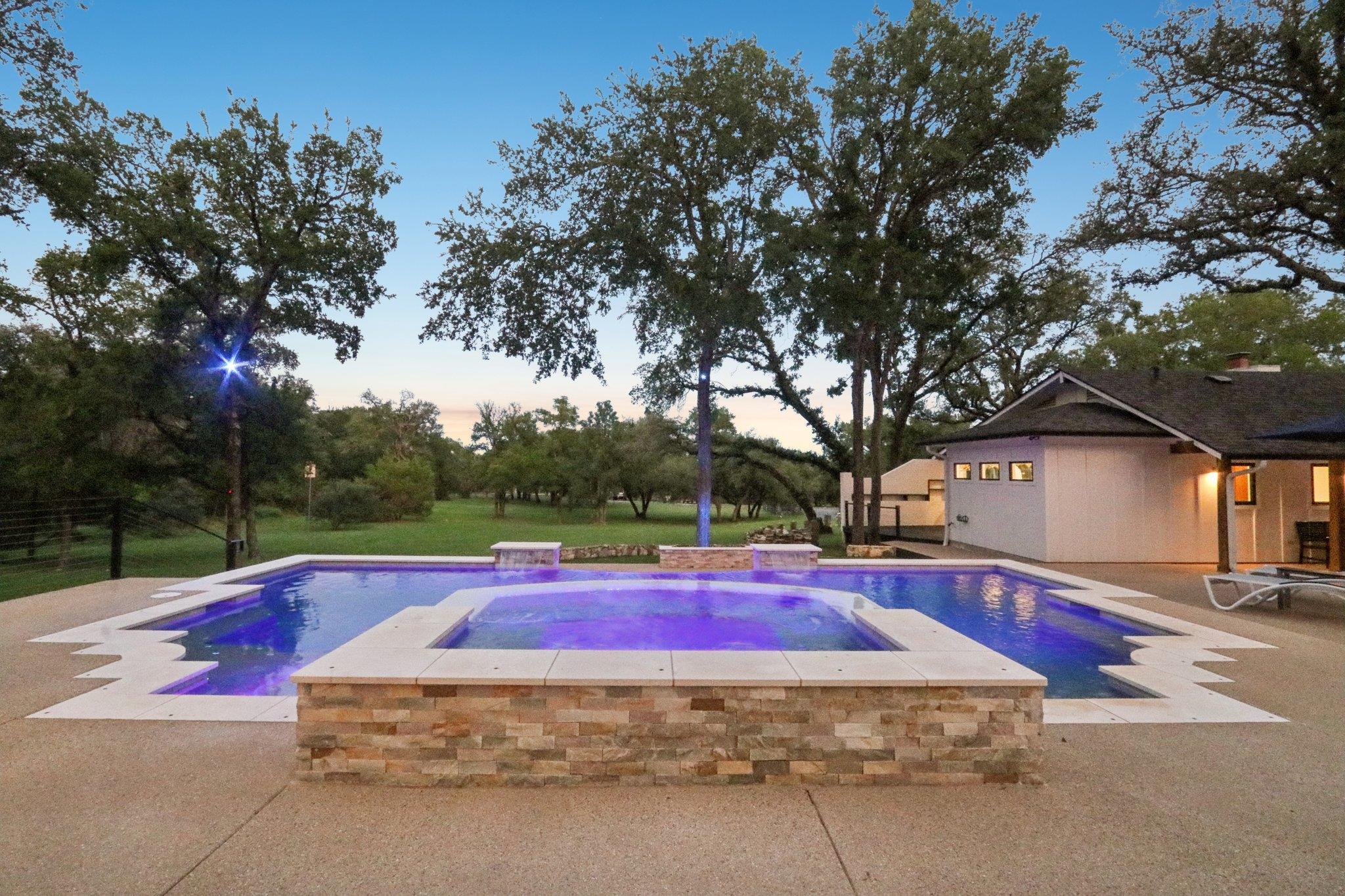 707 Harbor DR