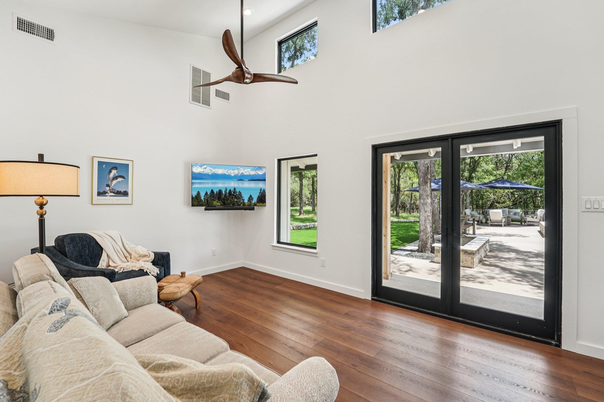 707 Harbor DR