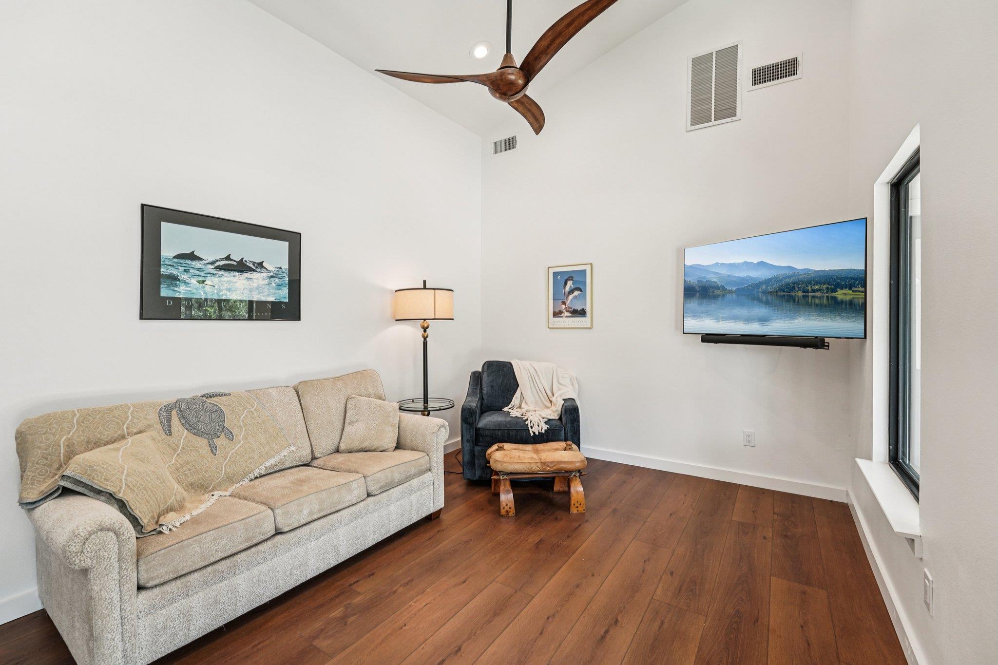 707 Harbor DR