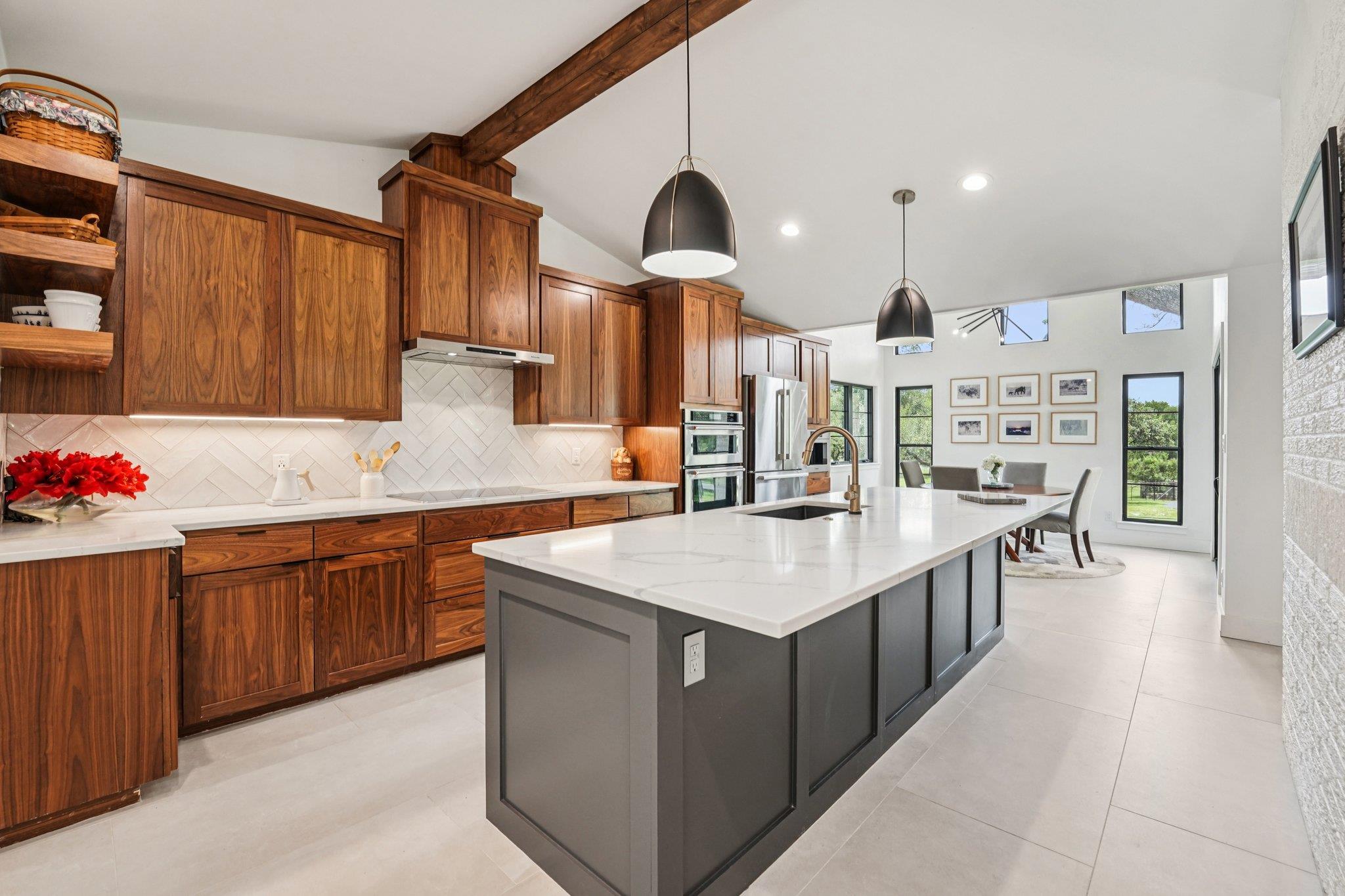 707 Harbor DR