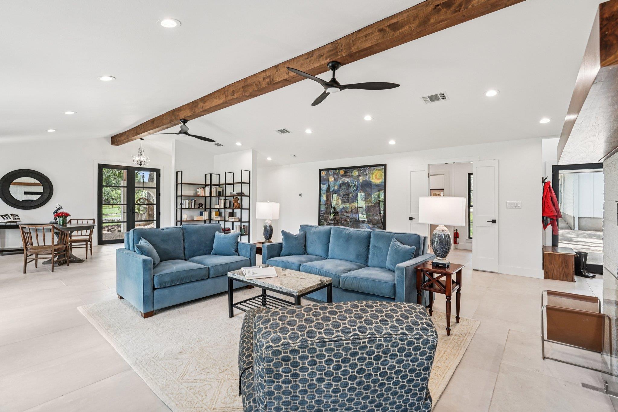 707 Harbor DR