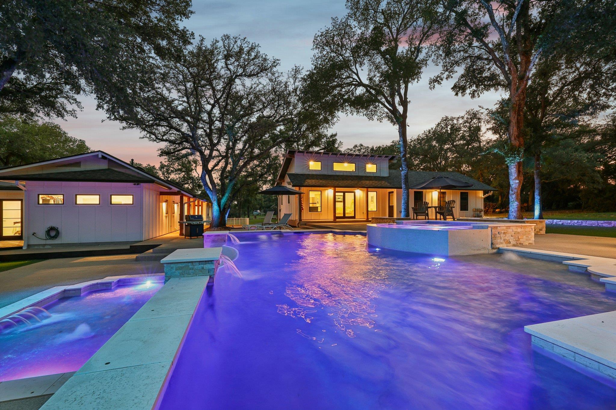 707 Harbor DR