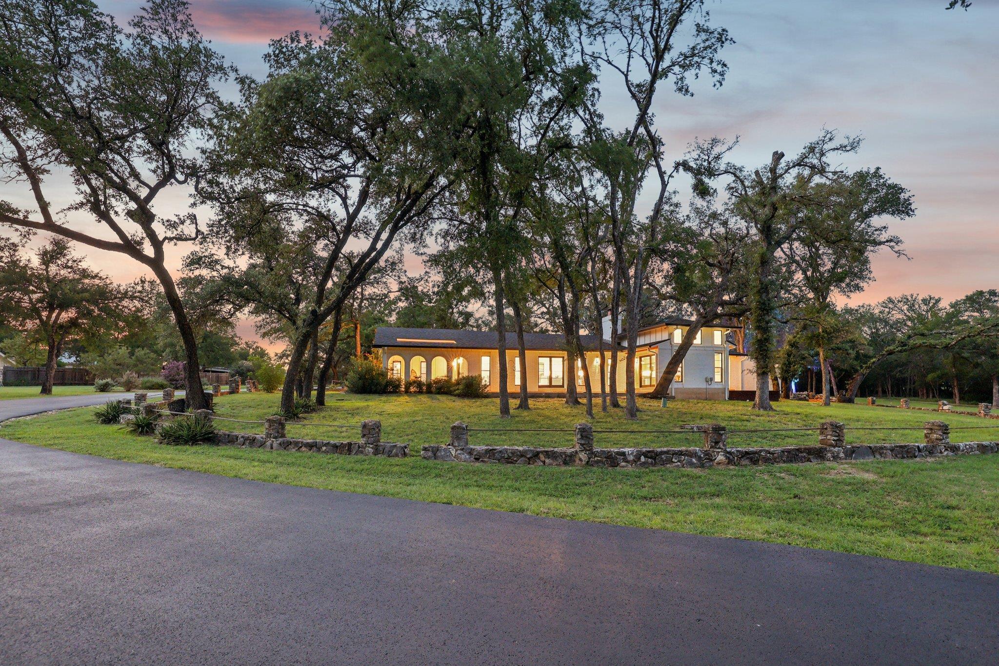 707 Harbor DR