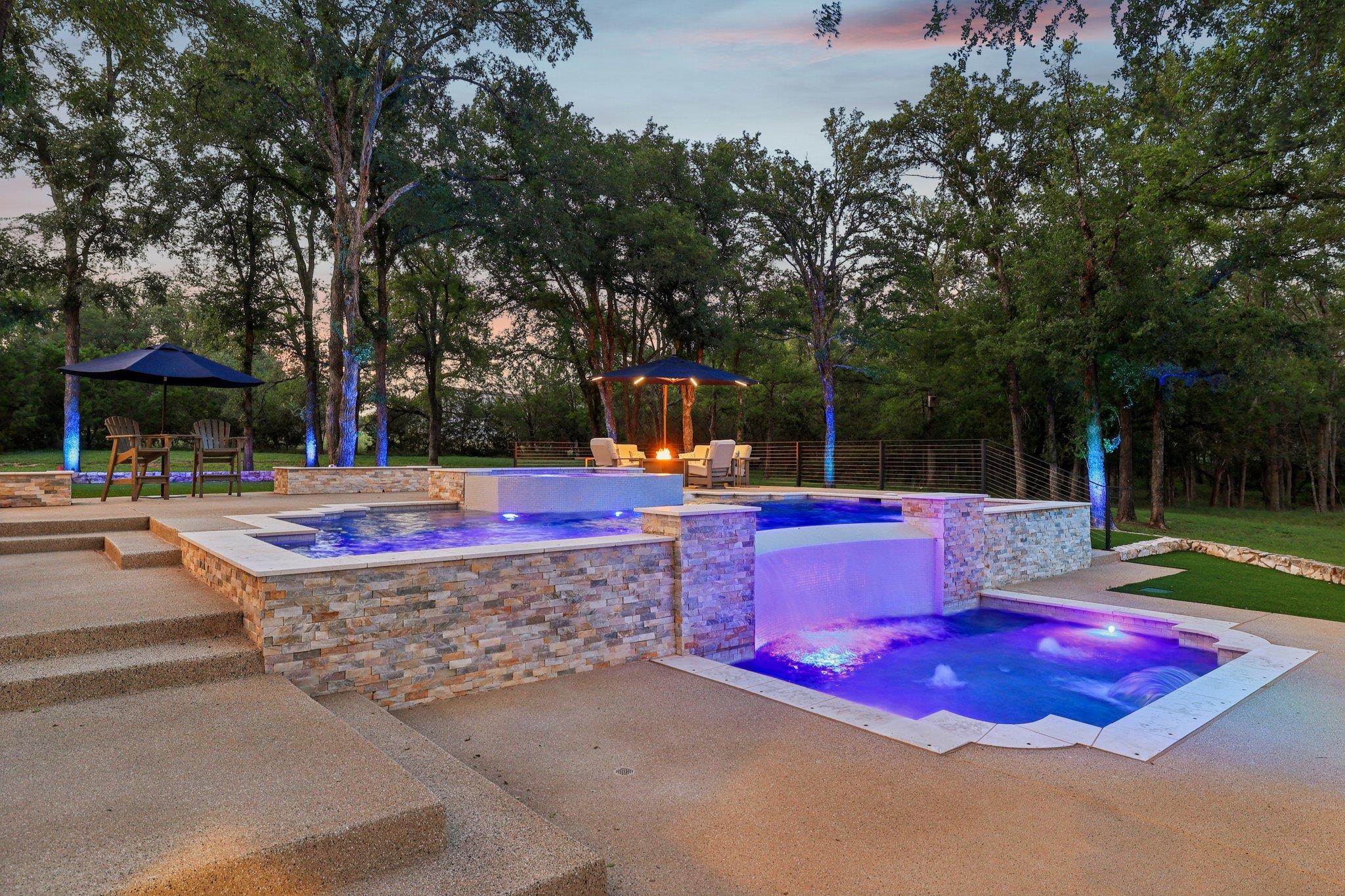 707 Harbor DR