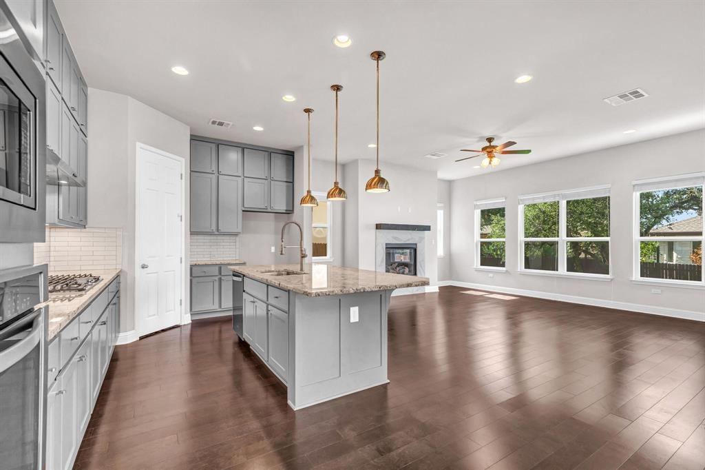 6716 Vitruvius DR