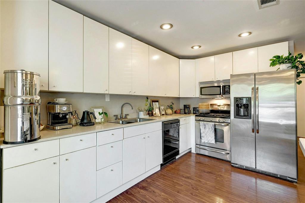 2409 La Casa DR