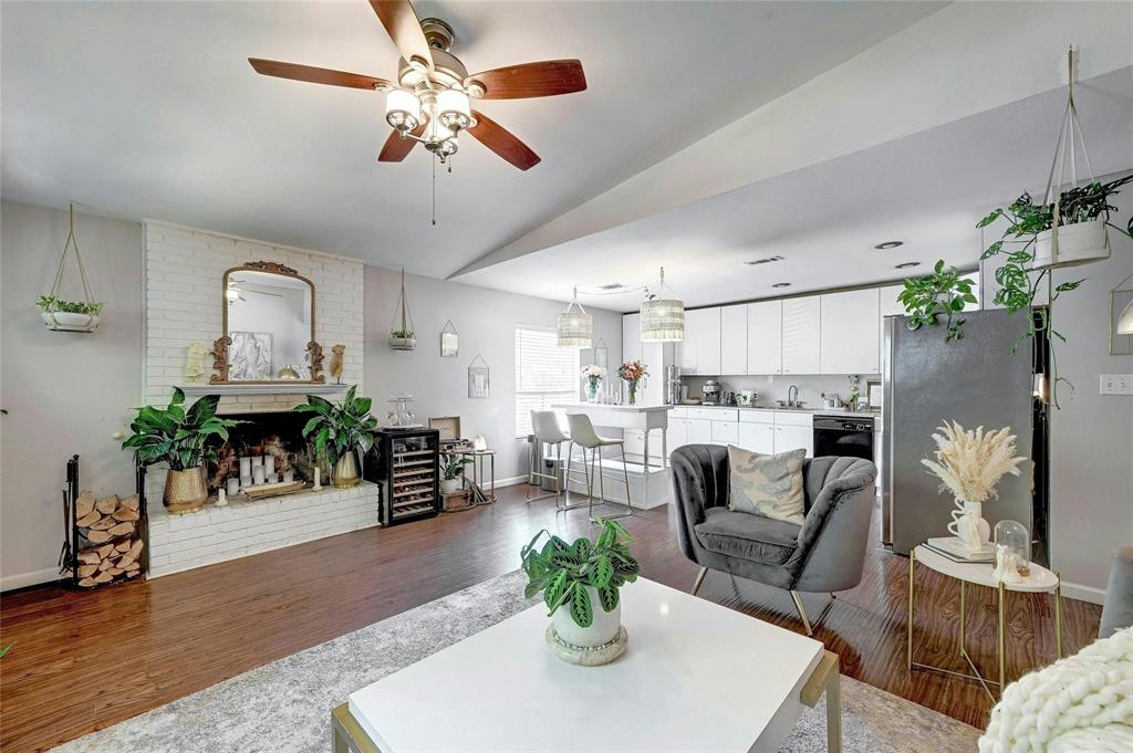 2409 La Casa DR