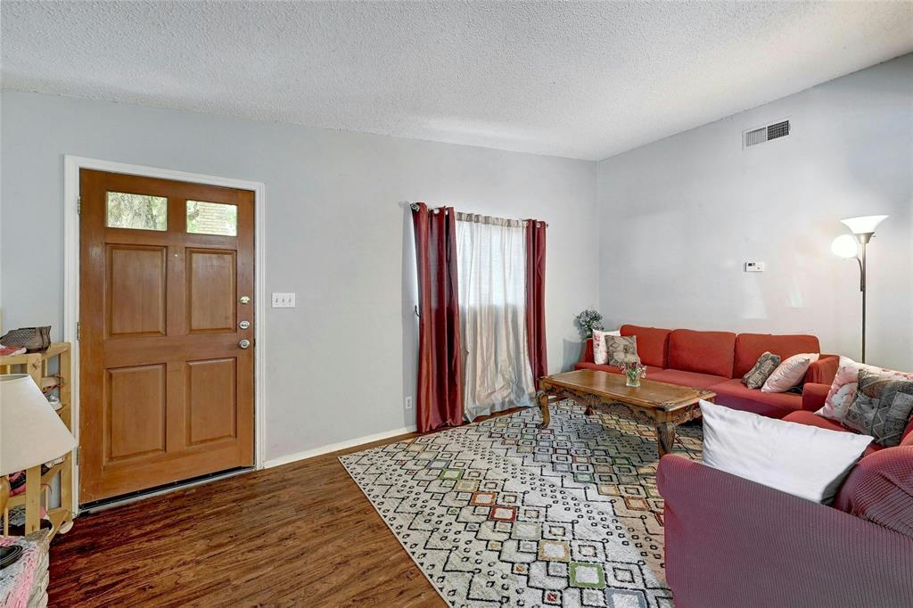 2409 La Casa DR