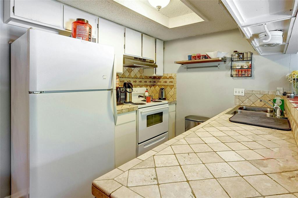 2409 La Casa DR