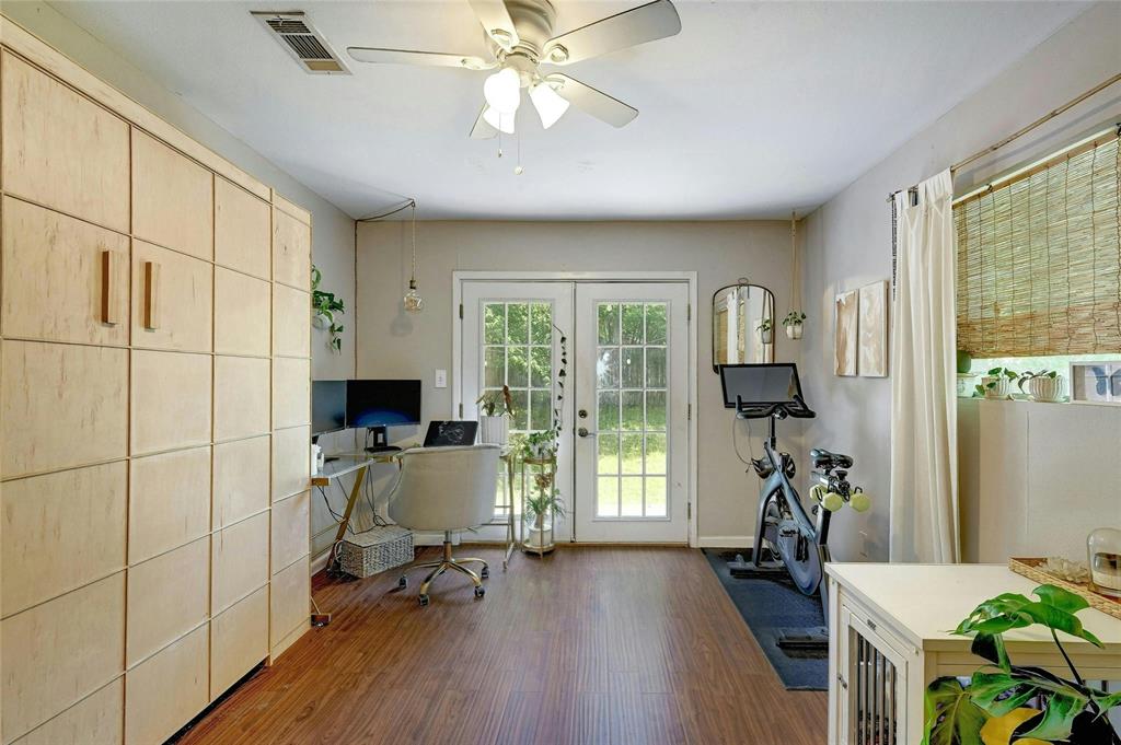 2409 La Casa DR