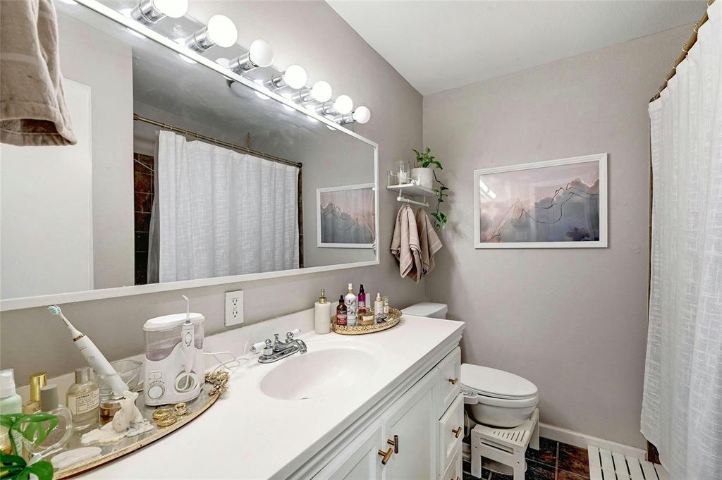2409 La Casa DR