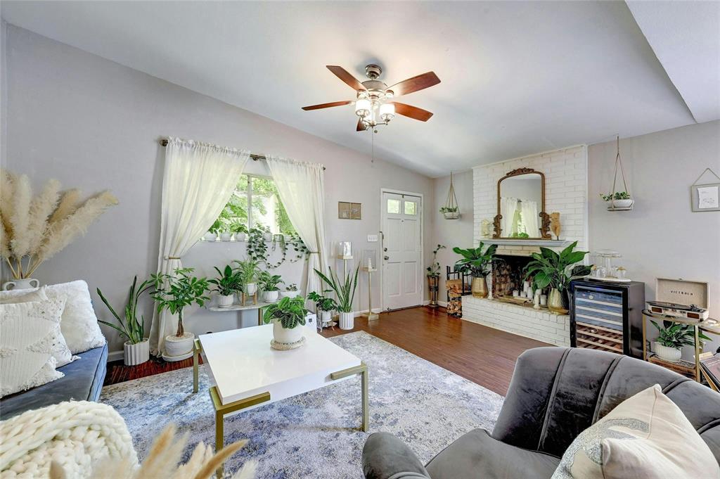2409 La Casa DR