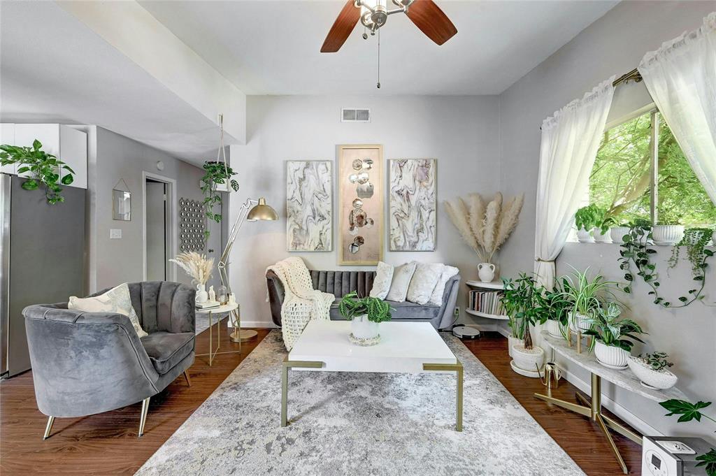 2409 La Casa DR