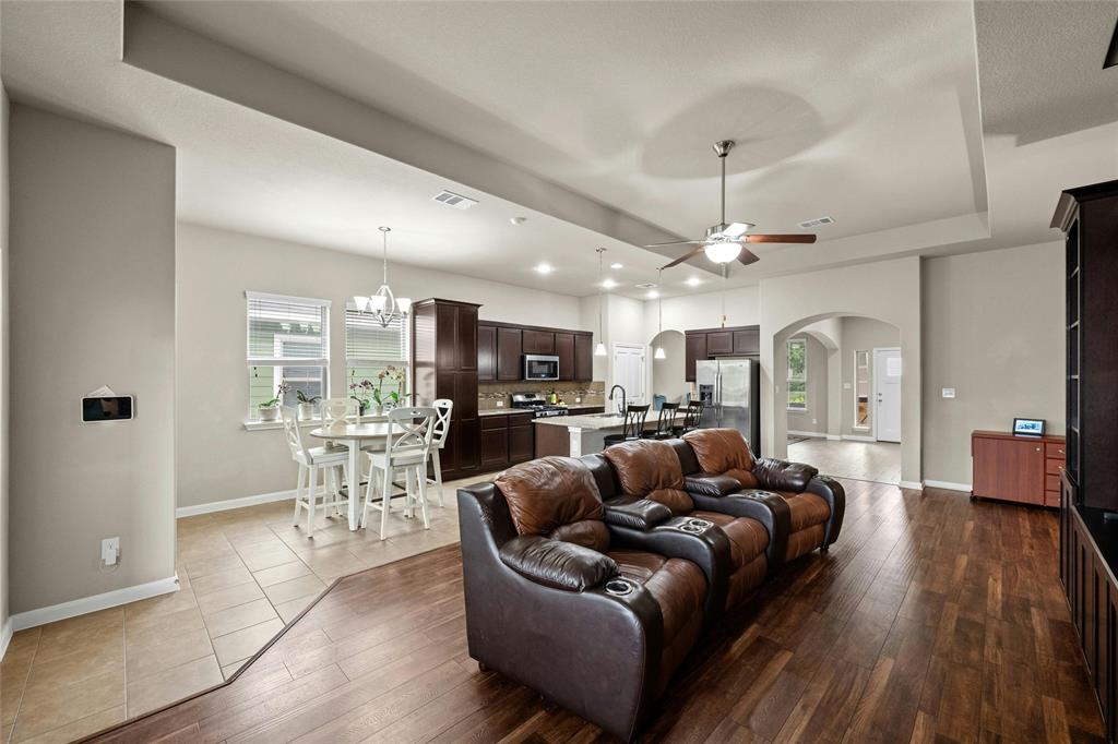 1325 Sanders