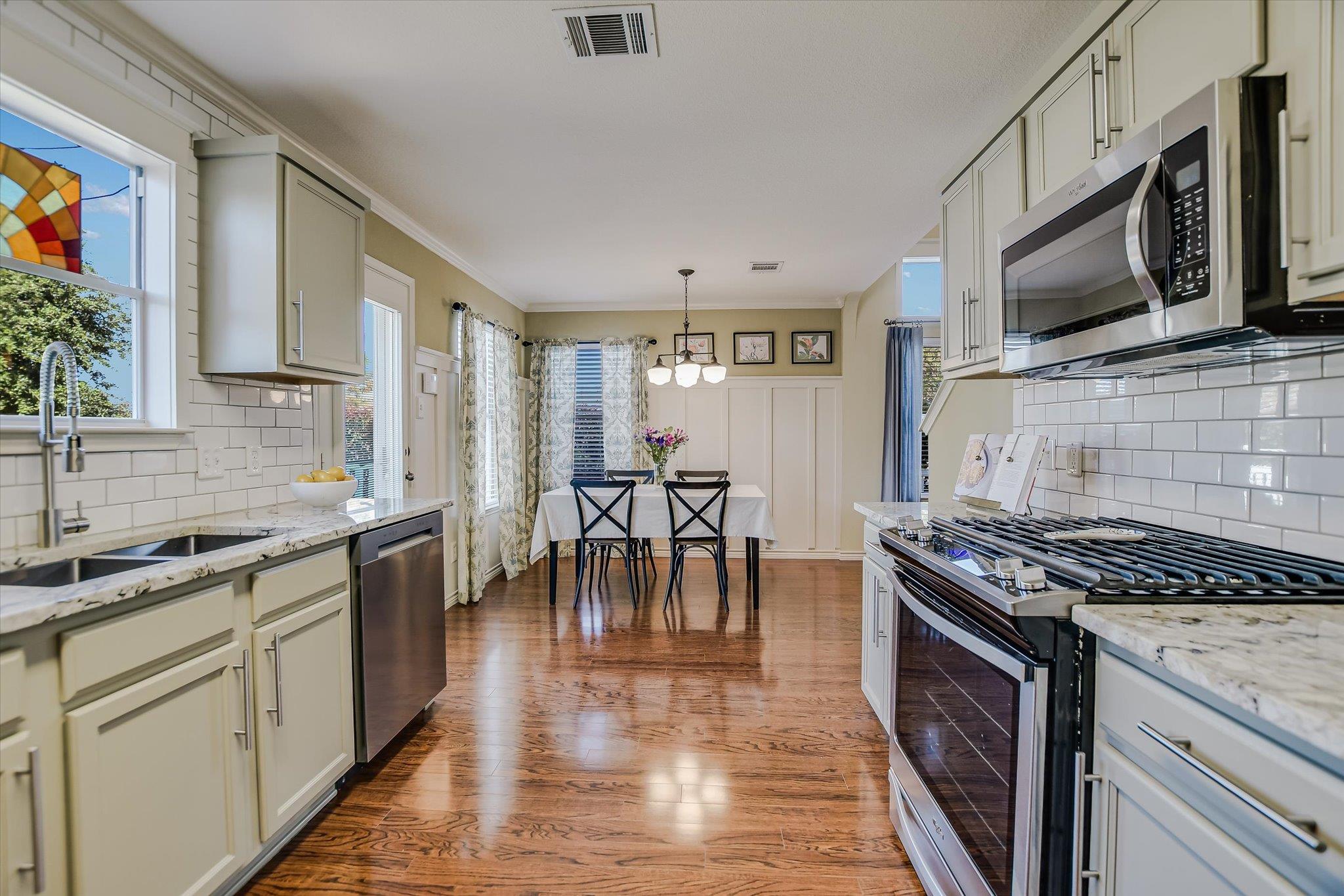 1829 LOST MAPLES LOOP