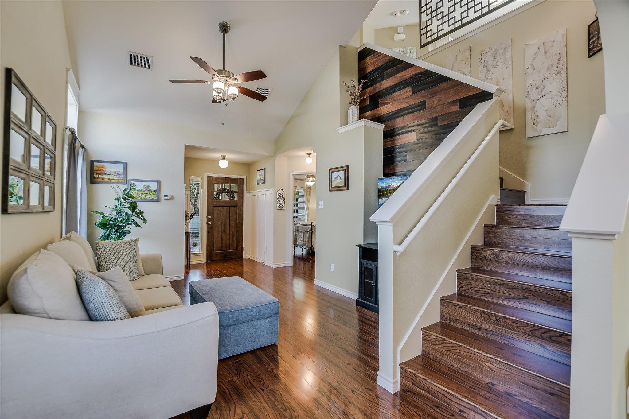 1829 LOST MAPLES LOOP