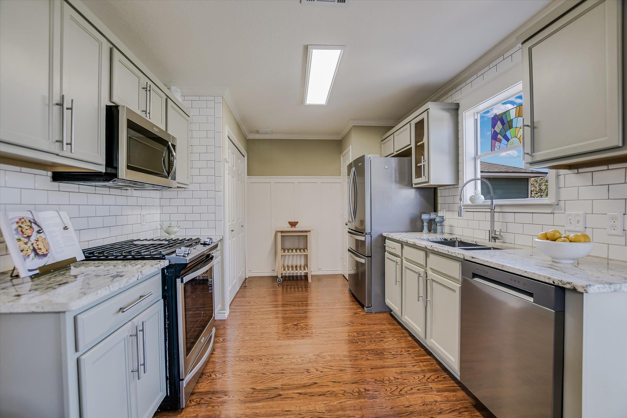 1829 LOST MAPLES LOOP