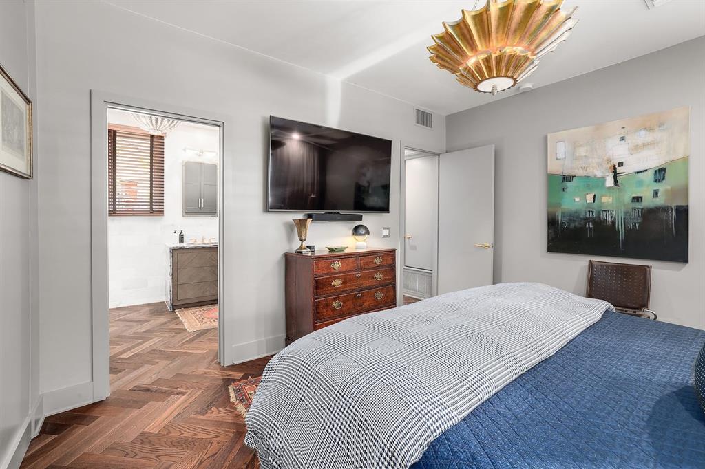 1111 W 12th ST # 108