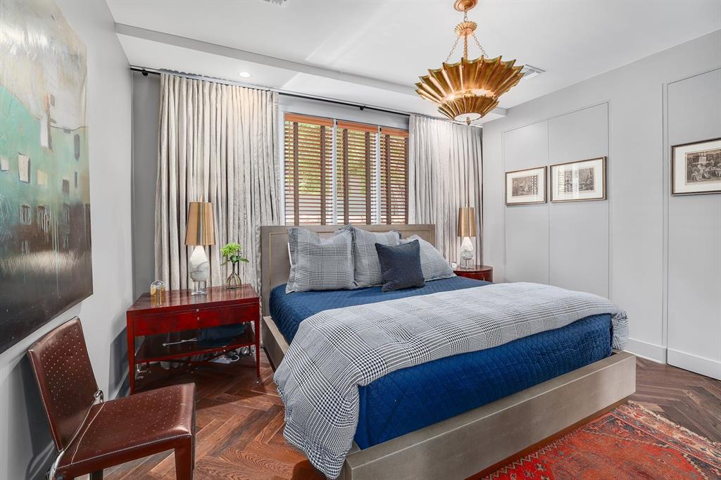 1111 W 12th ST # 108