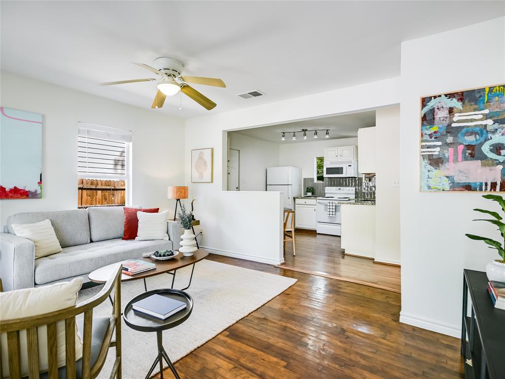 1119 Mark ST