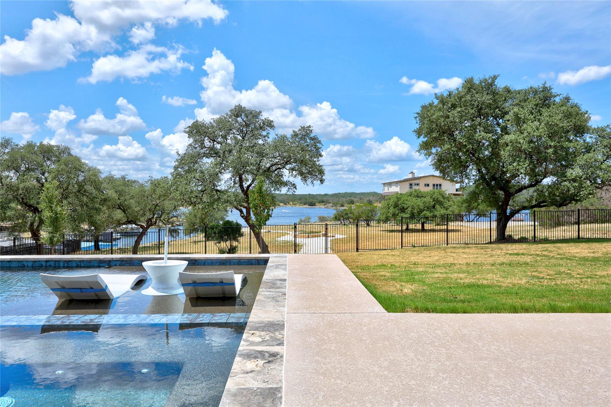 2912 Patriot DR
