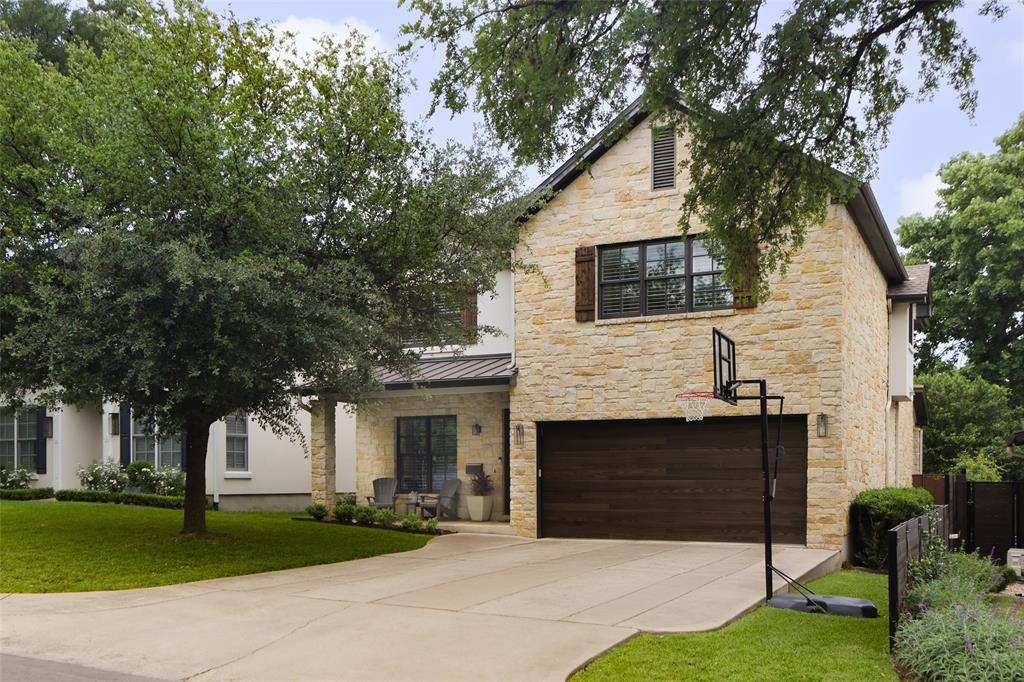 2106 Townes LN