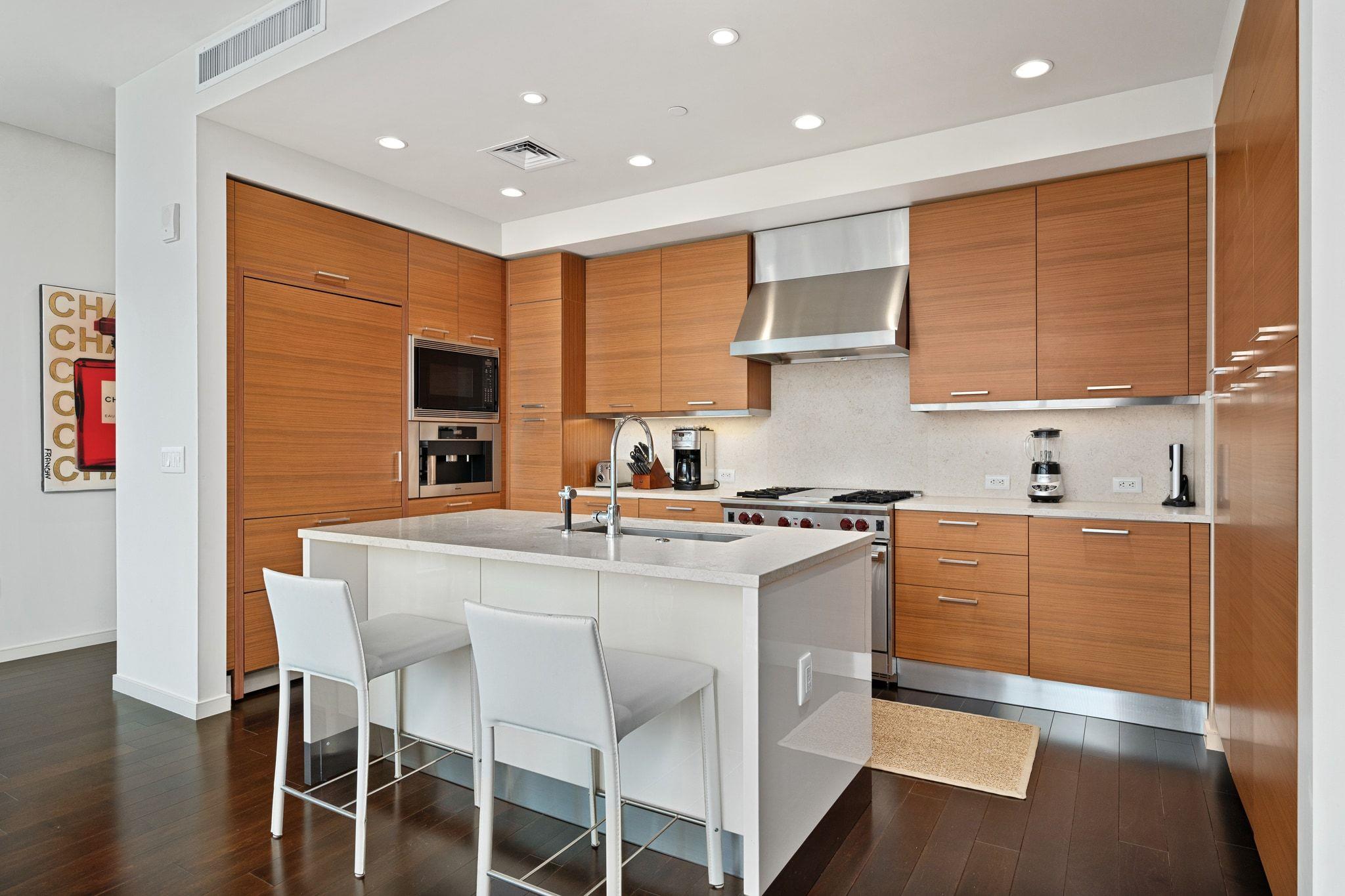 200 Congress Ave # 24E