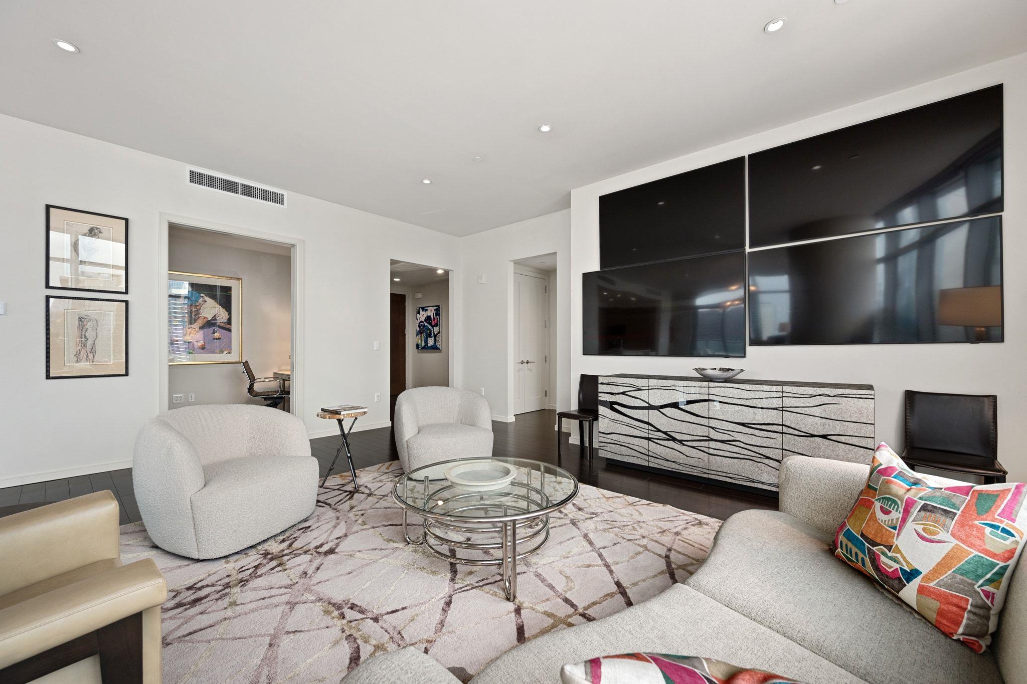 200 Congress Ave # 24E