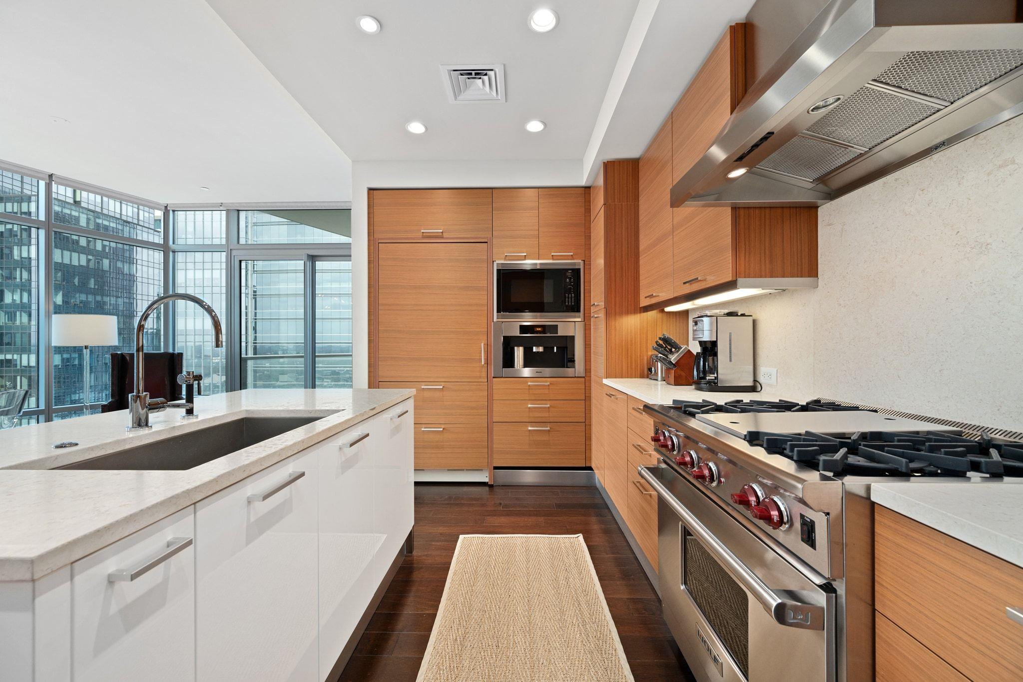 200 Congress Ave # 24E