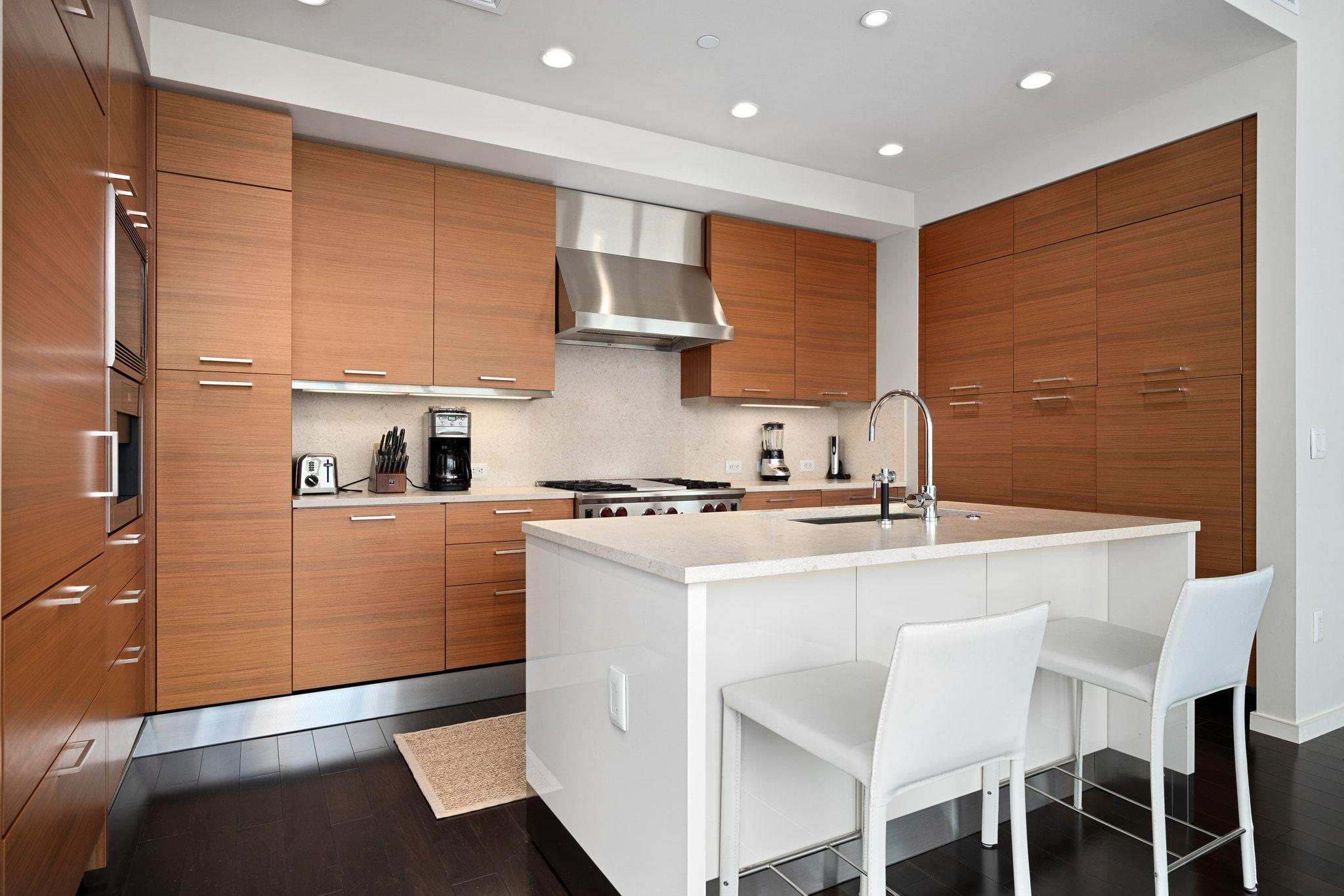 200 Congress Ave # 24E