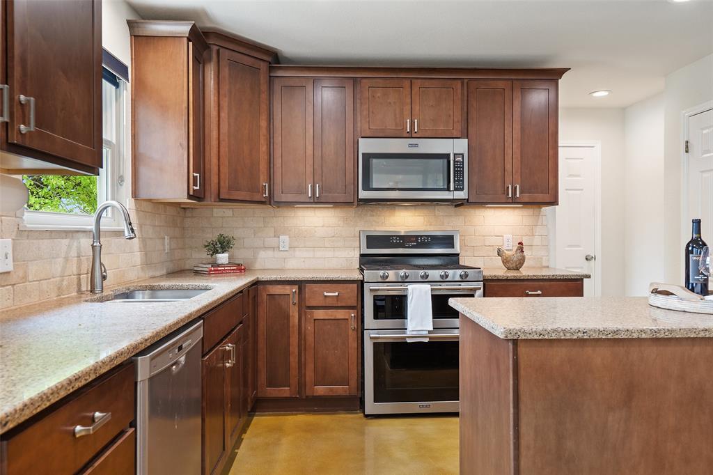 1414 Vaughter LN