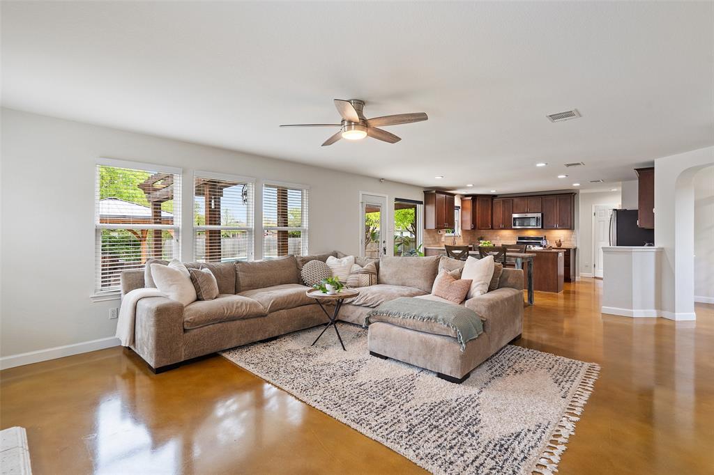 1414 Vaughter LN
