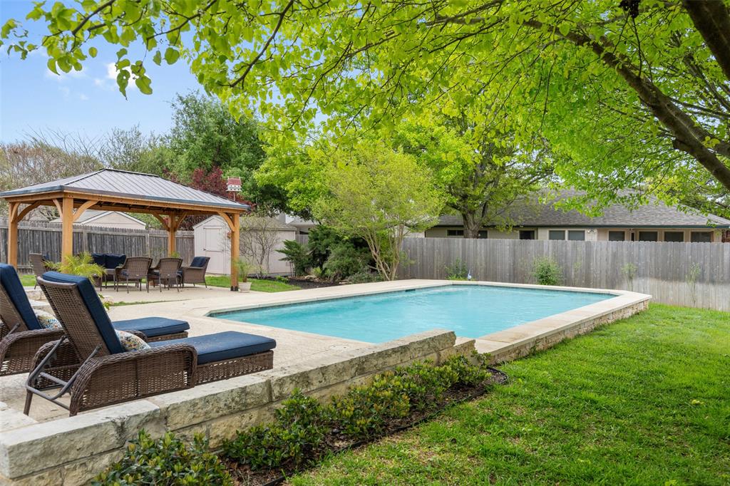1414 Vaughter LN