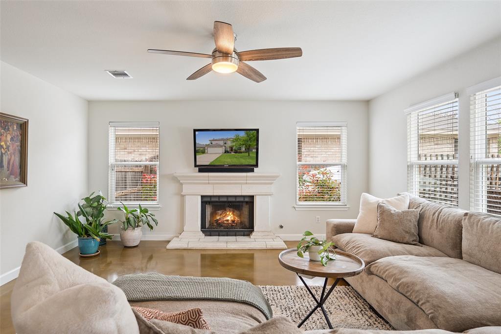 1414 Vaughter LN