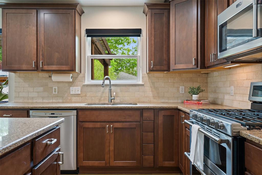 1414 Vaughter LN