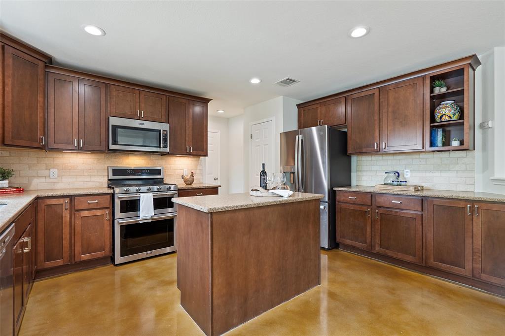 1414 Vaughter LN