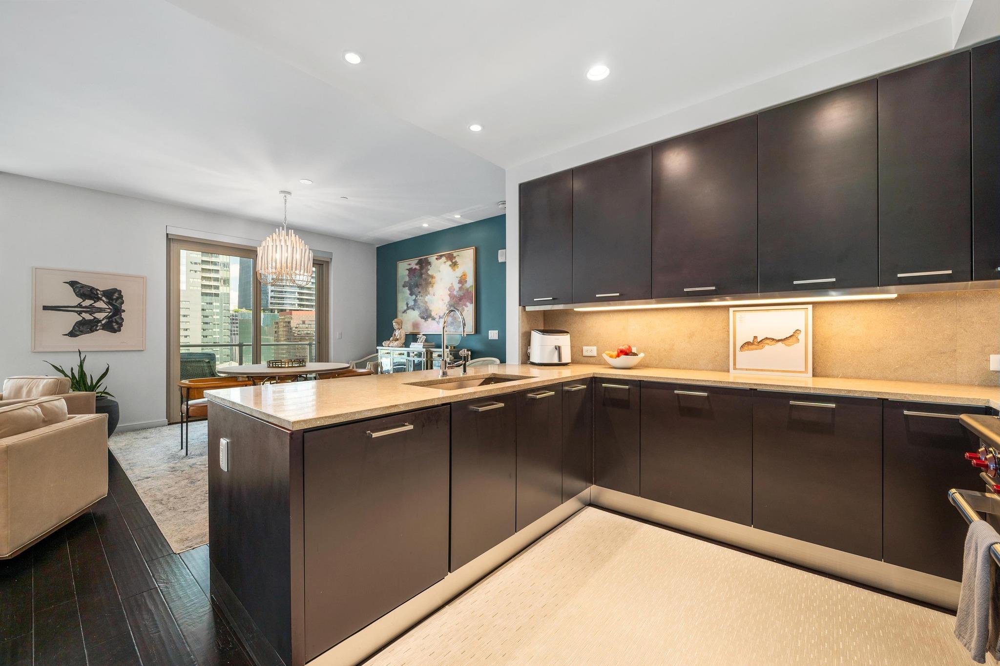 200 Congress Ave # 13A