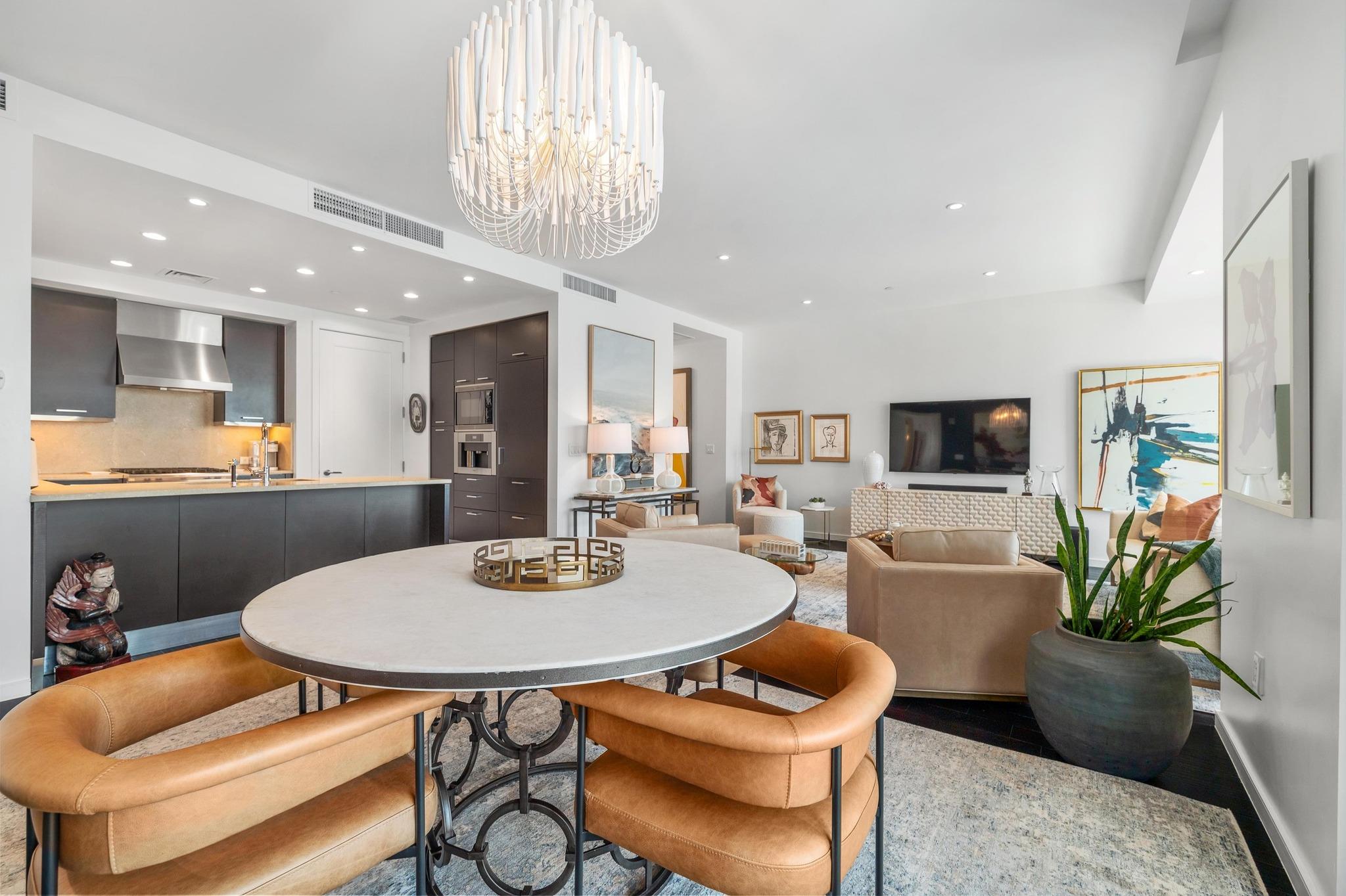200 Congress Ave # 13A